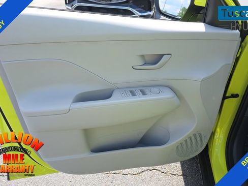 Used 2025 Hyundai Kona SEL AWD/4WD image 12