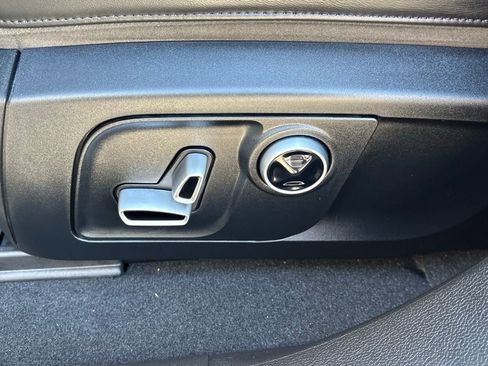 Used 2024 Maserati Levante GT Ultima image 18