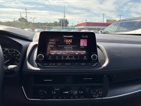 Used 2025 Nissan Rogue SV FWD image 20