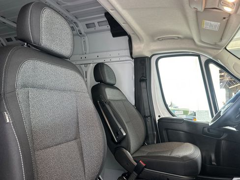 New 2025 RAM ProMaster 2500 image 17