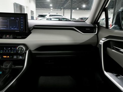 Used 2022 Toyota RAV4 XLE Premium image 26