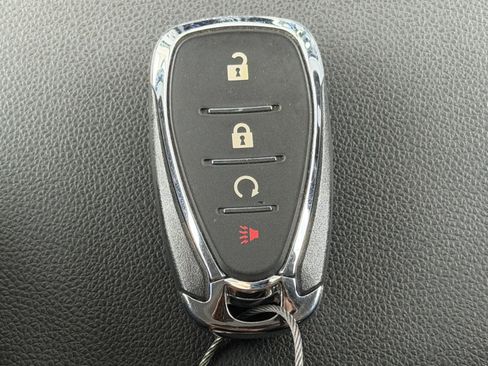 Used 2025 Chevrolet Trax LT FWD image 21