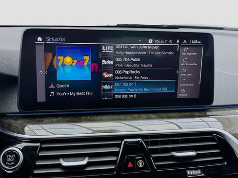 Used 2023 BMW 530e w/ Premium Package image 10