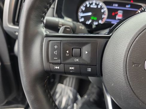 Used 2025 Nissan Pathfinder SL image 38