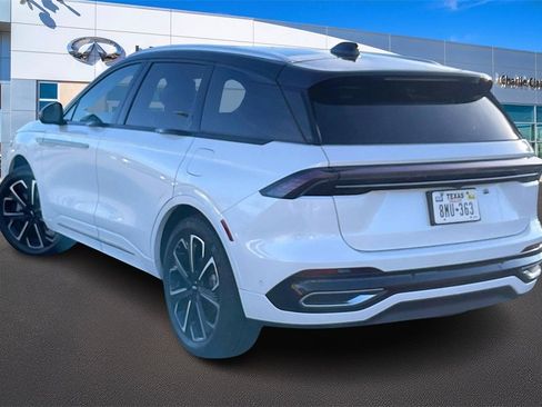 Used 2024 Lincoln Nautilus Reserve w/ Equipment Group 203A image 11