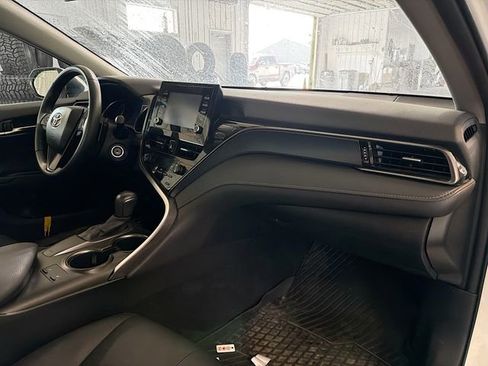 Used 2024 Toyota Camry SE FWD image 12