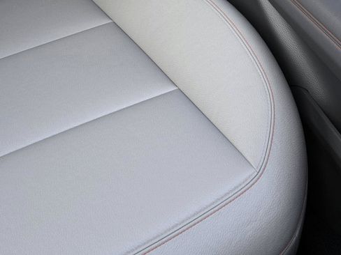 New 2026 Ford Explorer Active w/ Active Comfort Package image 16