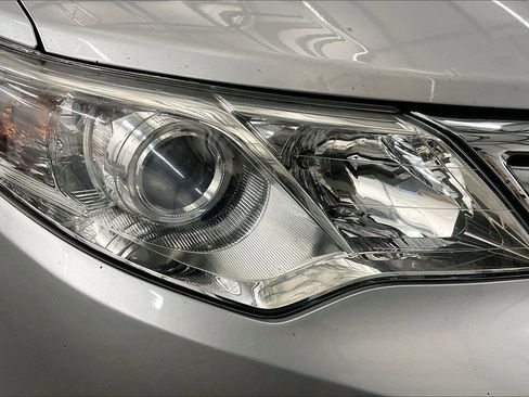 Used 2012 Toyota Camry LE image 28