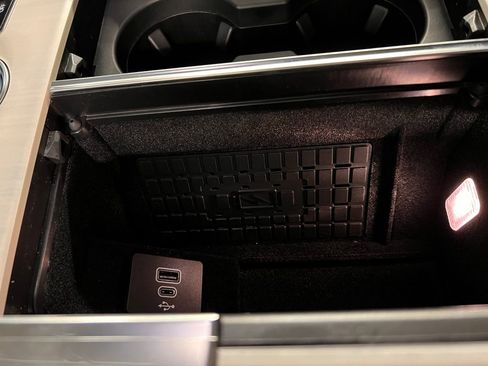 Used 2025 Lincoln Navigator Reserve w/ Jet Appearance Package image 19