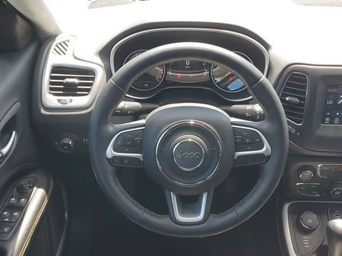 Used 2019 Jeep Compass Latitude AWD/4WD image 13