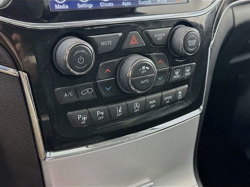 Used 2019 Jeep Grand Cherokee Summit w/ Platinum Series Group AWD/4WD image 18