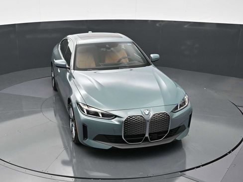 New 2026 BMW i4 eDrive40 w/ Premium Package RWD image 10