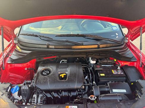 Used 2025 Kia Soul LX w/ LX Technology Package image 30