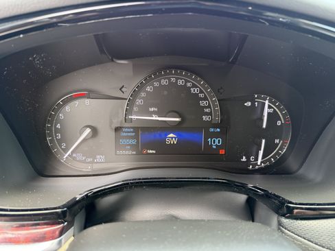Used 2019 Cadillac XT5 Luxury w/ LPO, Radiant Package FWD image 18