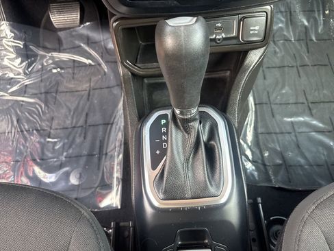 Used 2020 Jeep Renegade Altitude FWD image 31