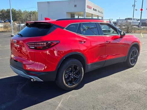 Used 2024 Chevrolet Blazer LT w/ Convenience Package image 3