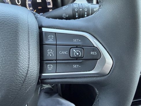 Used 2025 Jeep Compass Limited w/ Elite Group AWD/4WD image 23