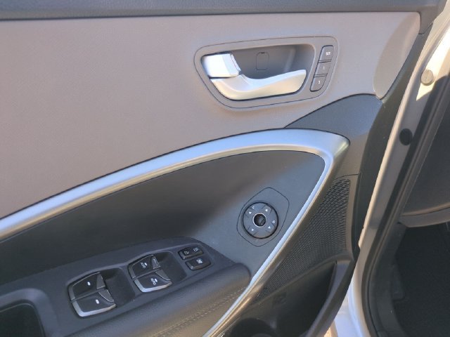 Used 2019 Hyundai Santa Fe XL FWD image 24