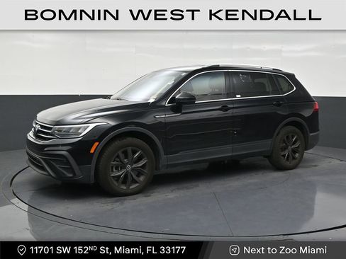 Used 2024 Volkswagen Tiguan SE FWD image 1