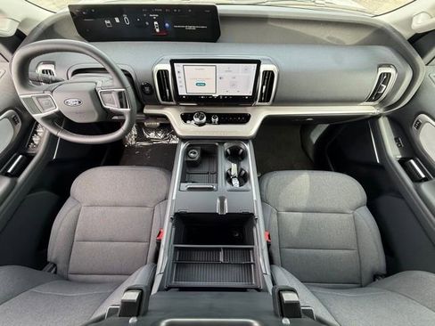 New 2026 Ford Expedition Active AWD/4WD image 18