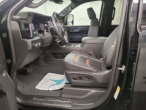 Used 2024 GMC Sierra 2500 AT4 w/ AT4 Premium Plus Package AWD/4WD image 3