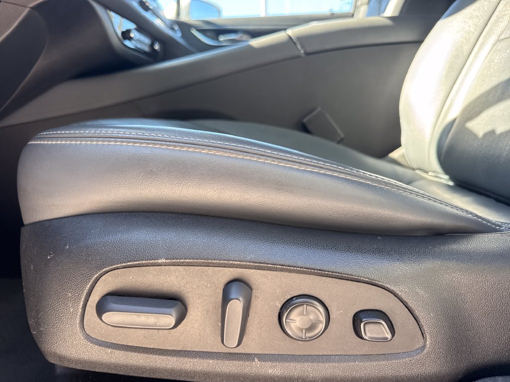 Used 2022 Buick Enclave Premium FWD image 15
