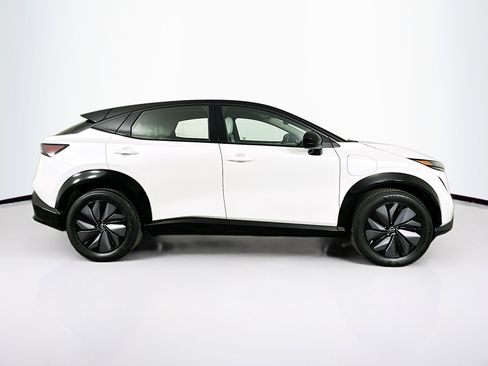 Used 2023 Nissan Ariya AWD image 10
