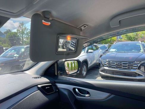 Used 2020 Nissan Rogue Sport SV w/ Technology Package AWD/4WD image 32