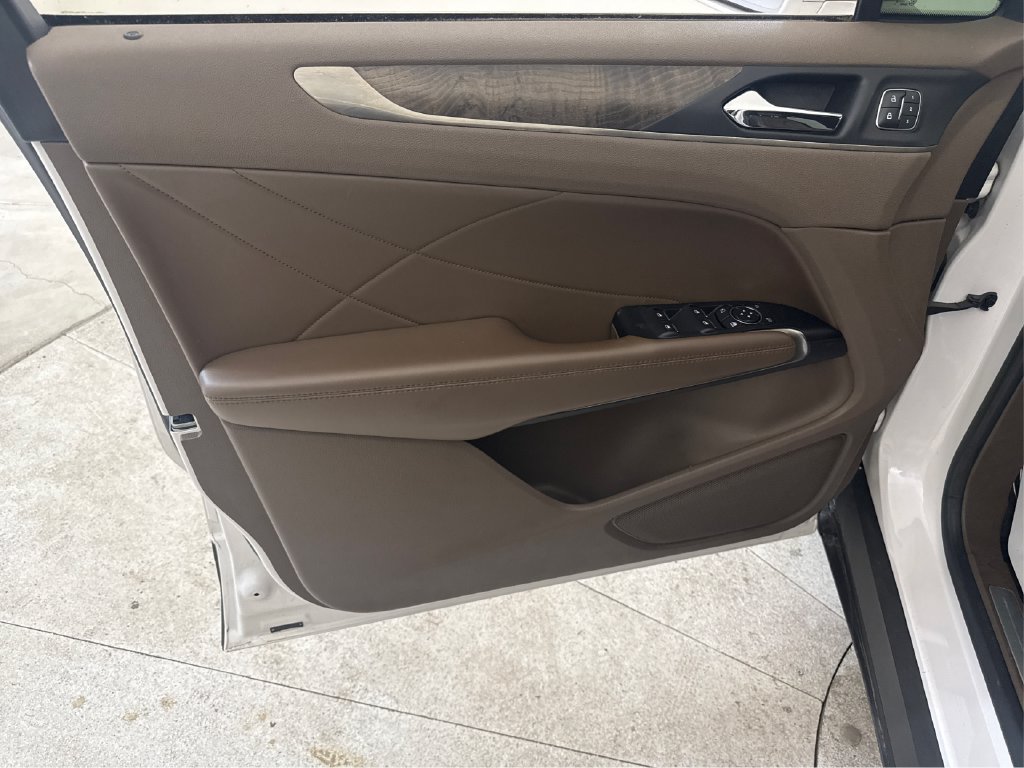 Used 2017 Lincoln MKC Reserve FWD image 33
