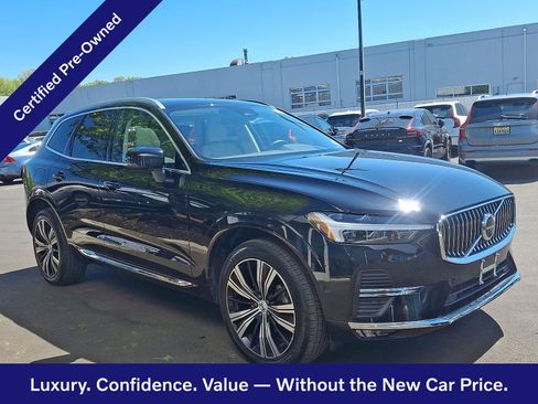 Used 2023 Volvo XC60 B5 Plus w/ Climate Package image 3