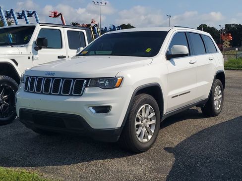 Used 2022 Jeep Grand Cherokee Laredo E AWD/4WD image 2