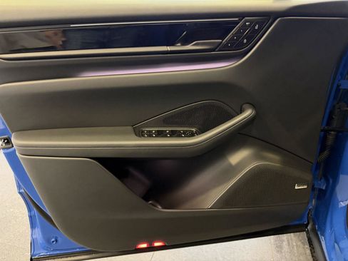 New 2026 Porsche Macan 4 Electric image 15