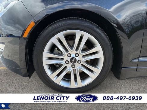 Used 2016 Lincoln MKZ image 9