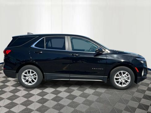 Used 2024 Chevrolet Equinox LT w/ LPO, Floor Liner Package FWD image 5