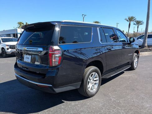 Used 2024 Chevrolet Suburban LT image 4