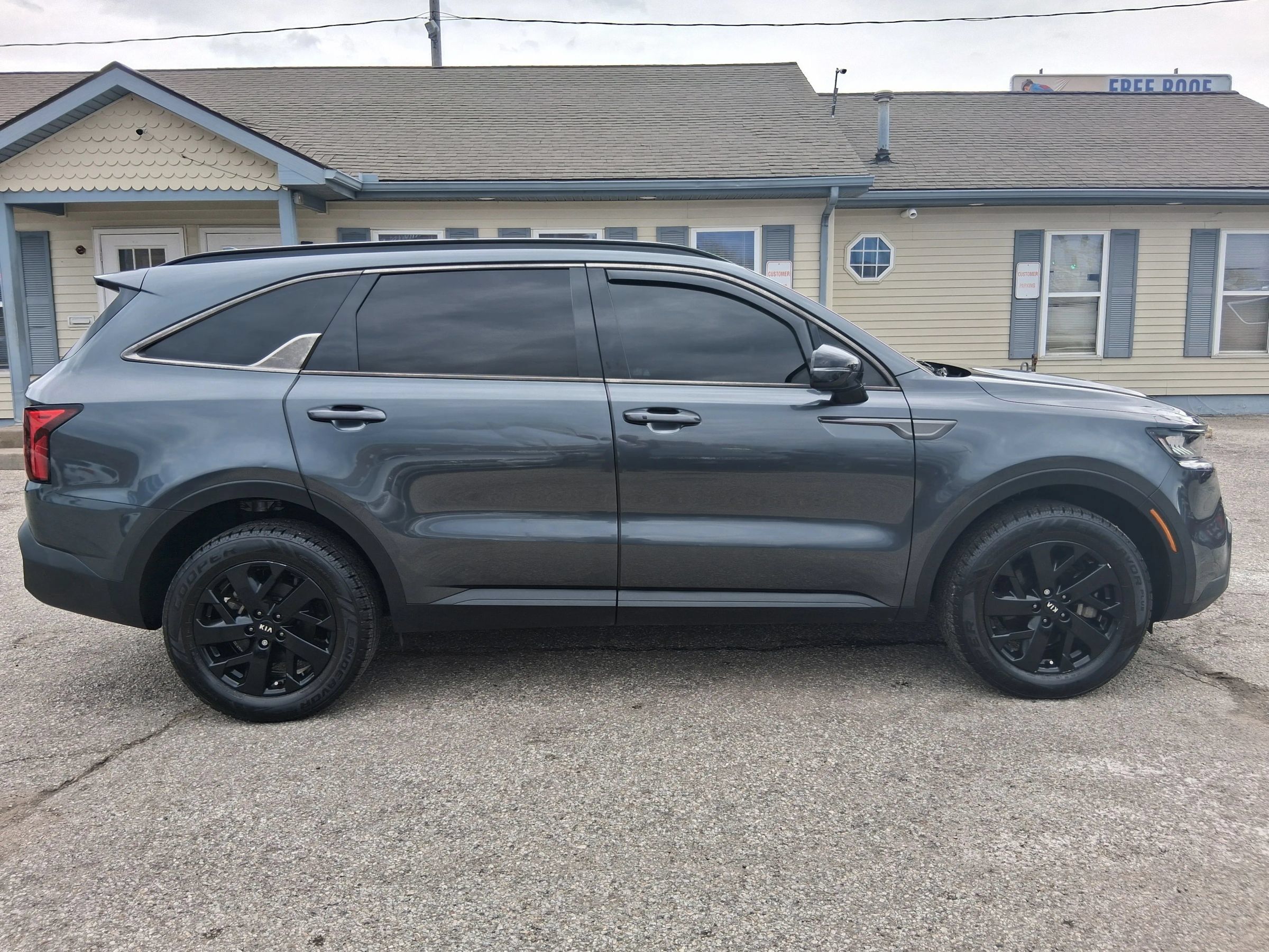 Used 2021 Kia Sorento S AWD/4WD image 7