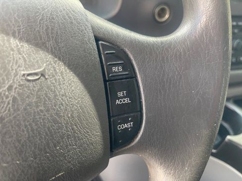 Used 2006 Ford E-150 and Econoline 150 Wagon image 50