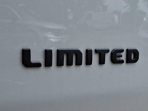Certified 2026 Jeep Cherokee Limited AWD/4WD image 36
