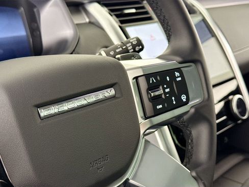 Used 2025 Land Rover Discovery Dynamic SE AWD/4WD image 19