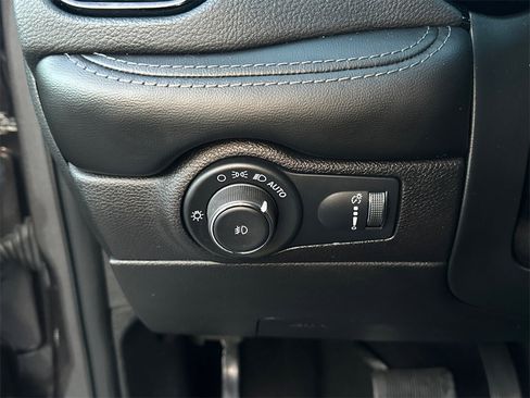 Used 2021 Dodge Durango GT image 23