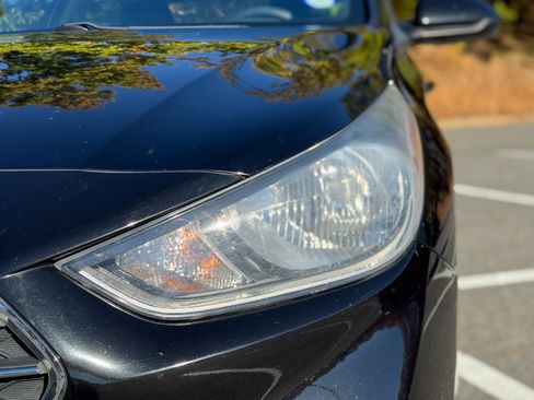 Used 2020 Hyundai Accent SE image 17