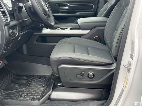 New 2026 RAM 1500 4x4 Crew Cab image 10