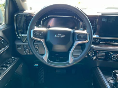 Used 2024 Chevrolet Silverado 1500 LT Trail Boss w/ LT Trail Boss Premium Package AWD/4WD image 13