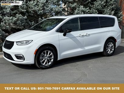 Used 2026 Chrysler Pacifica Limited