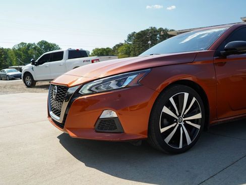 Used 2020 Nissan Altima 2.5 SR w/ Premium Package FWD image 17