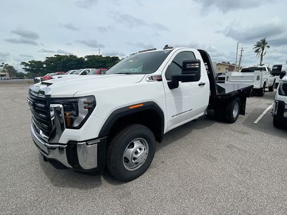New 2024 GMC Sierra 3500 Pro w/ Convenience Package