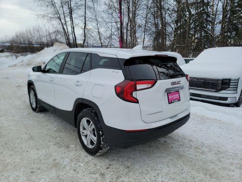 Used 2024 GMC Terrain SLE image 6