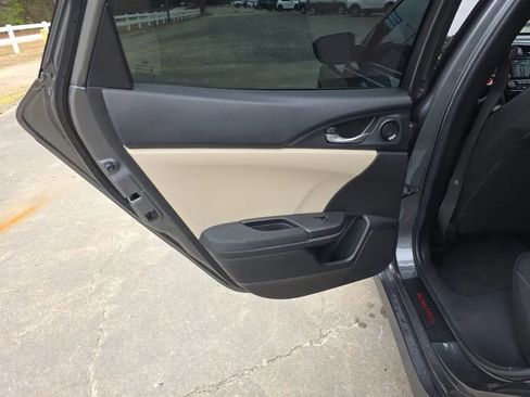 Used 2019 Honda Civic EX image 40