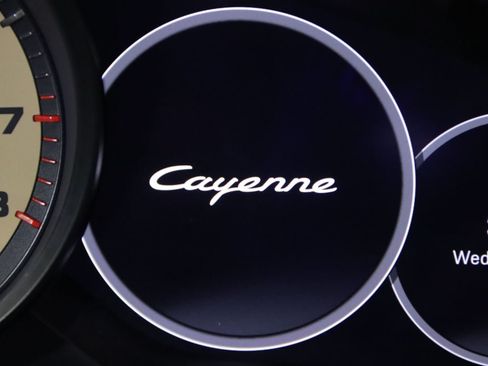 Used 2022 Porsche Cayenne Platinum Edition AWD/4WD image 44