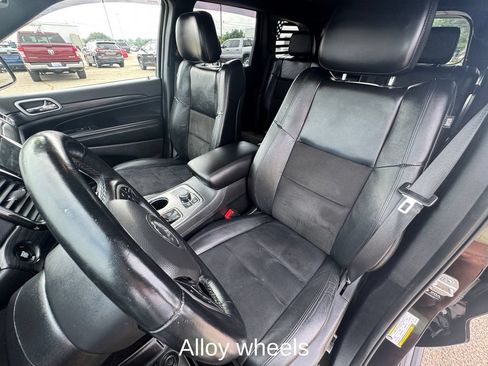 Used 2022 Jeep Grand Cherokee Laredo X AWD/4WD image 13